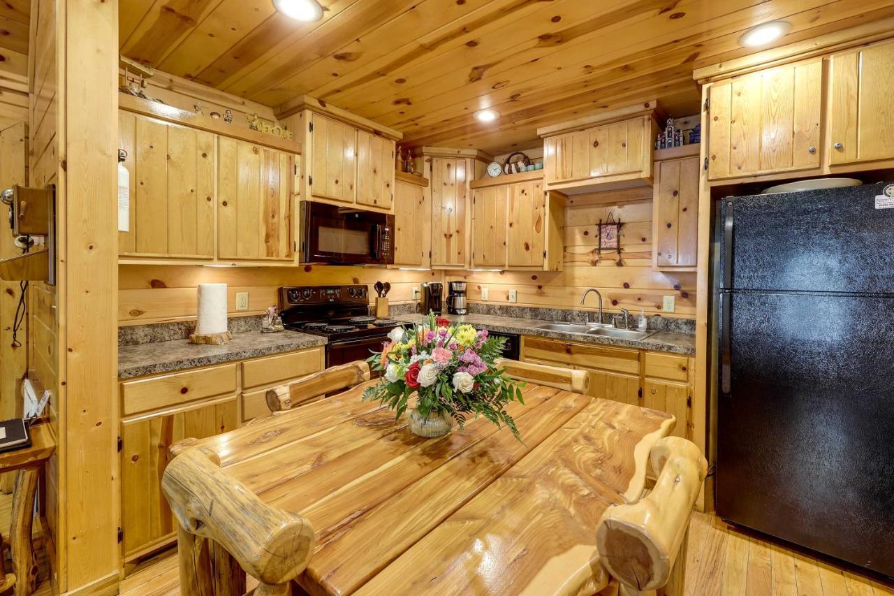 Broken Bow Rental Cabin With Hot Tub And Bar Bagian luar foto