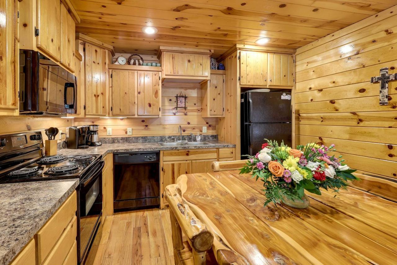 Broken Bow Rental Cabin With Hot Tub And Bar Bagian luar foto