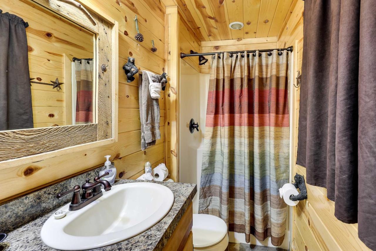 Broken Bow Rental Cabin With Hot Tub And Bar Bagian luar foto
