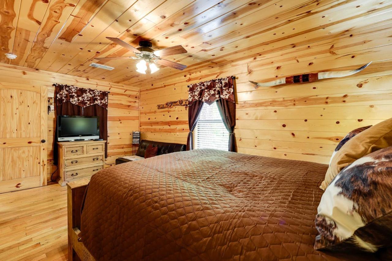Broken Bow Rental Cabin With Hot Tub And Bar Bagian luar foto