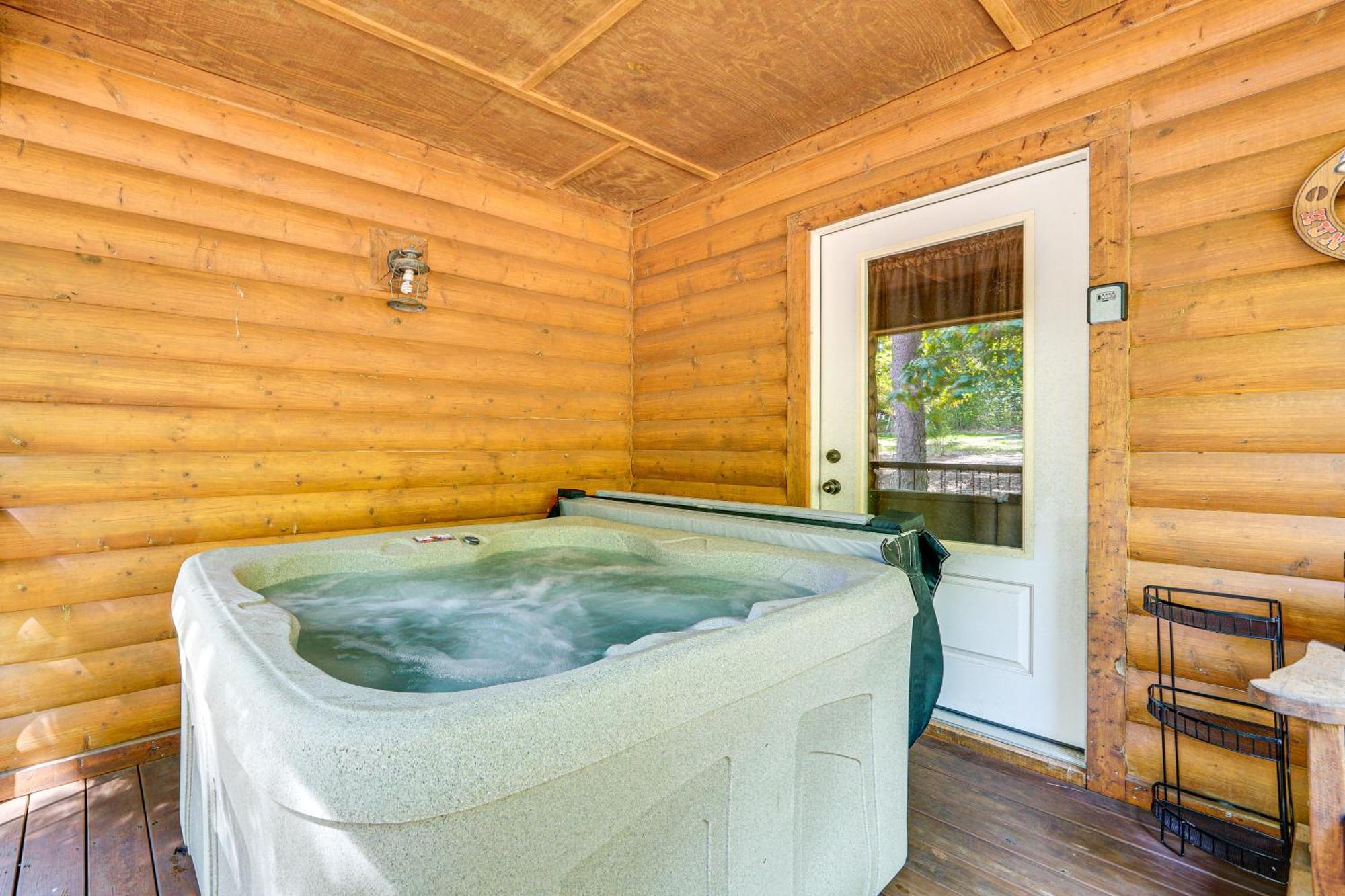 Broken Bow Rental Cabin With Hot Tub And Bar Bagian luar foto