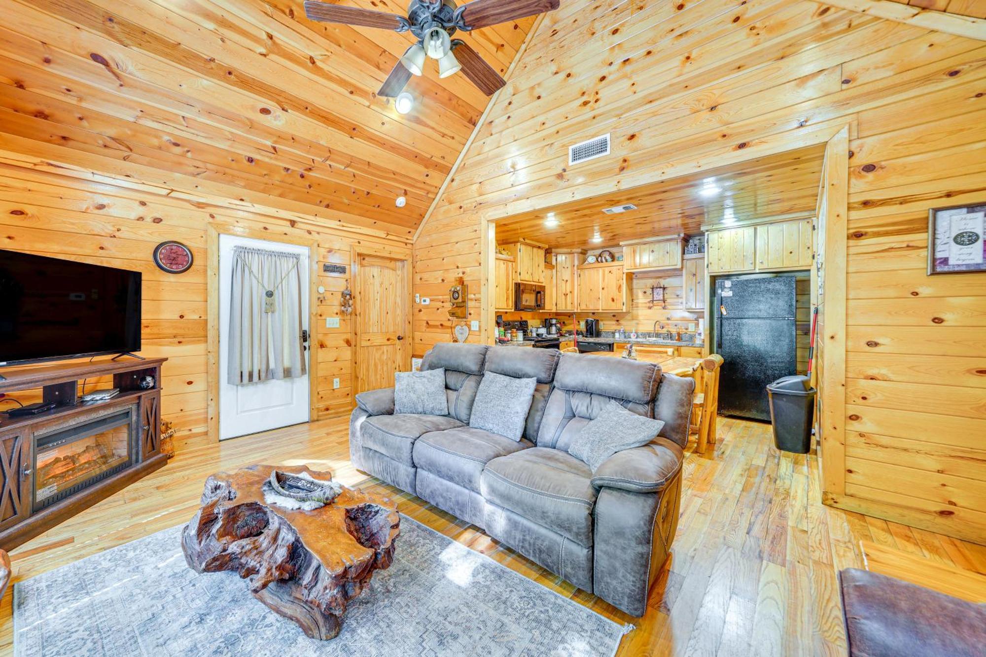 Broken Bow Rental Cabin With Hot Tub And Bar Bagian luar foto