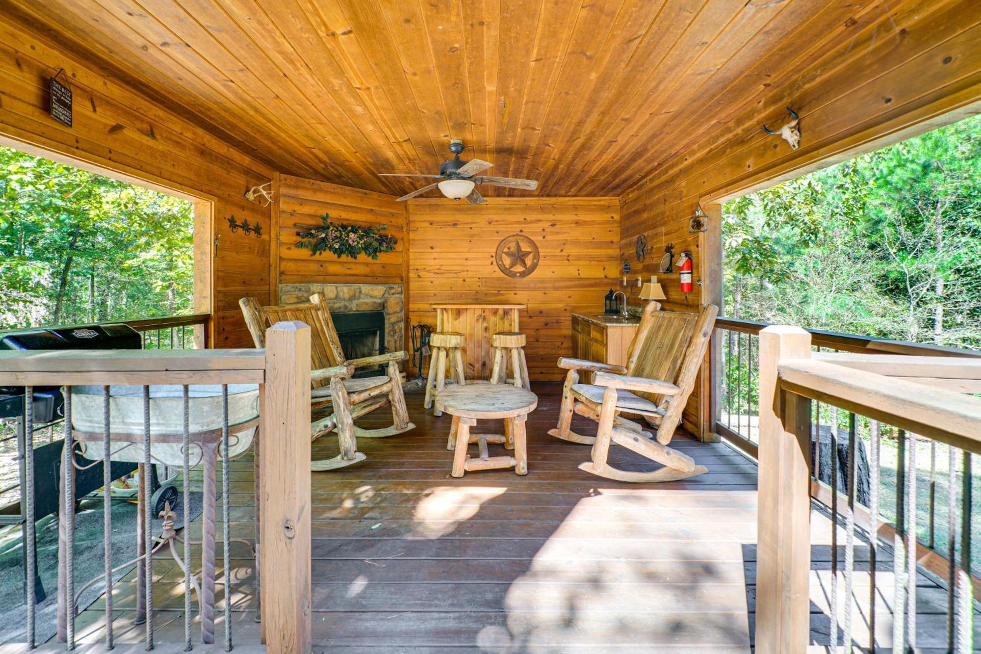 Broken Bow Rental Cabin With Hot Tub And Bar Bagian luar foto