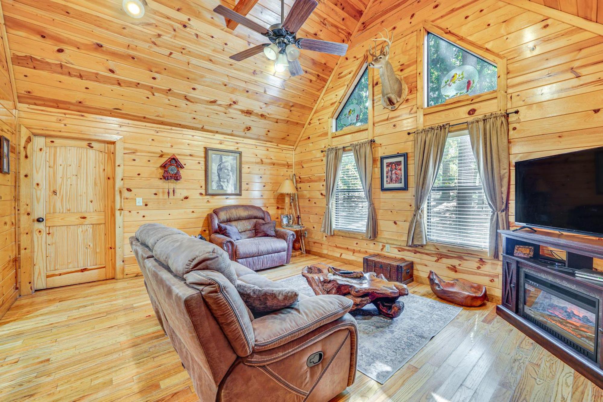 Broken Bow Rental Cabin With Hot Tub And Bar Bagian luar foto