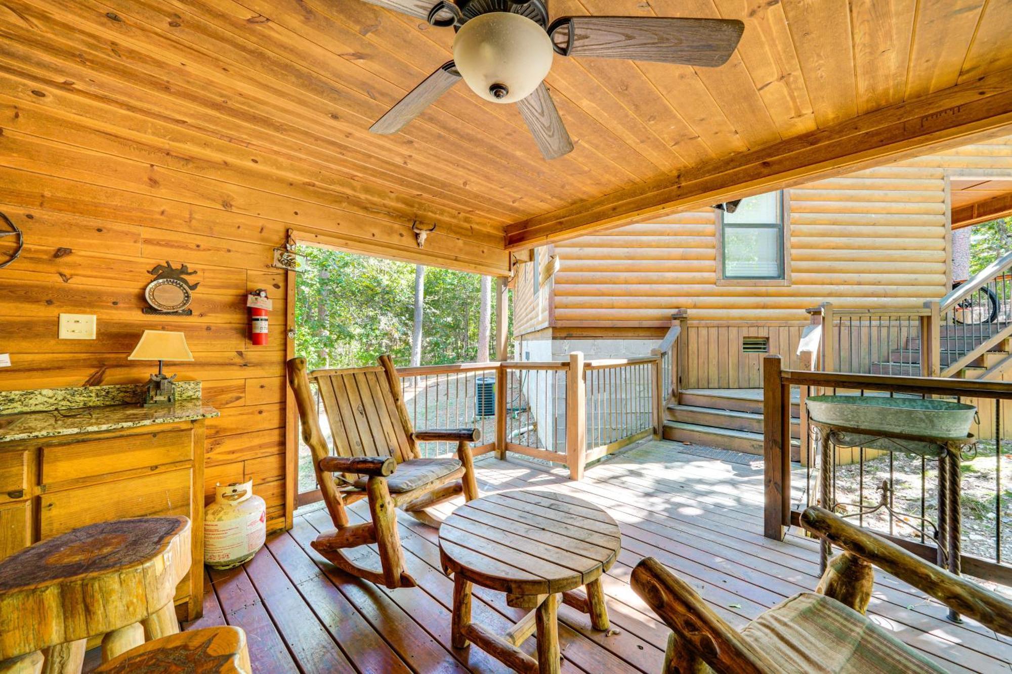 Broken Bow Rental Cabin With Hot Tub And Bar Bagian luar foto